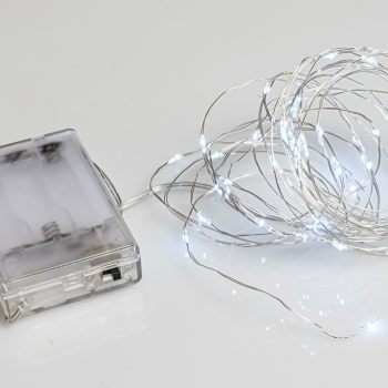 20Led Λαμπάκια Copper Μπαταρίας Με Ασημί Καλώδιο Και Θερμό Φωτισμό (10cm Απόσταση) 2 Μέτρα (Kelvin: 6.000 - 10.000)